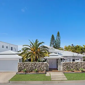 Coastal Elegance Holiday home