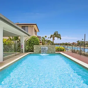 Seaclusion Broadbeach Holiday home